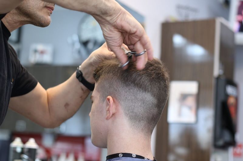 barbershop-haircut-scissors-hair